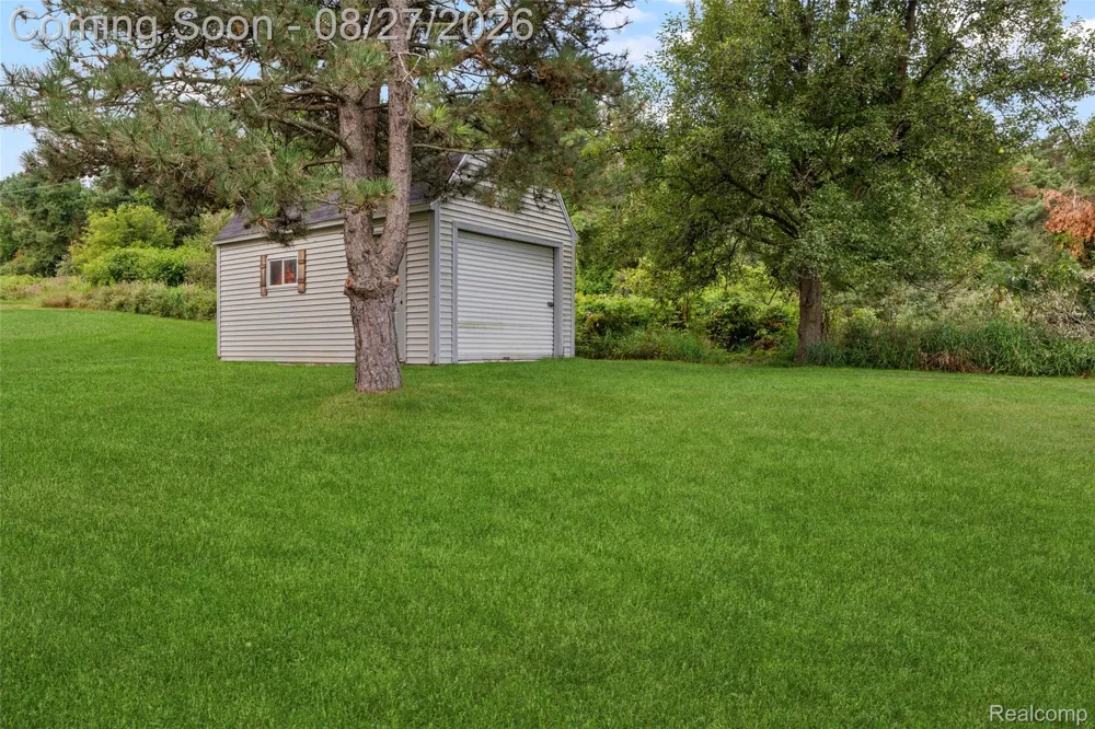 795 Vivian Lane Oxford Charter Township, MI 48371