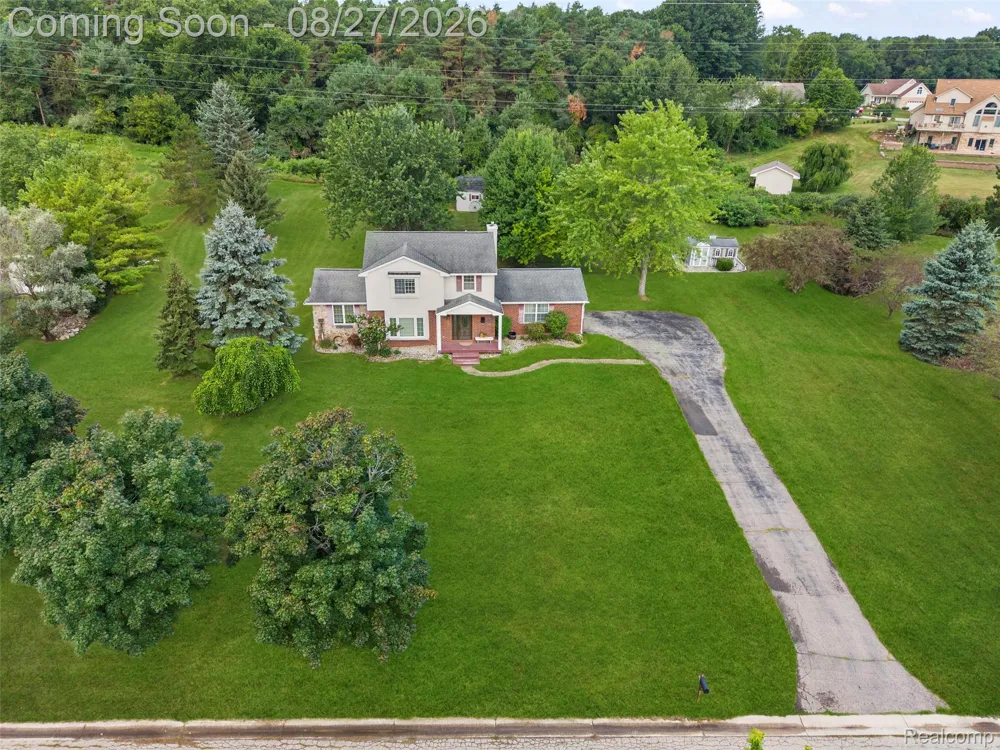 795 Vivian Lane Oxford Charter Township, MI 48371