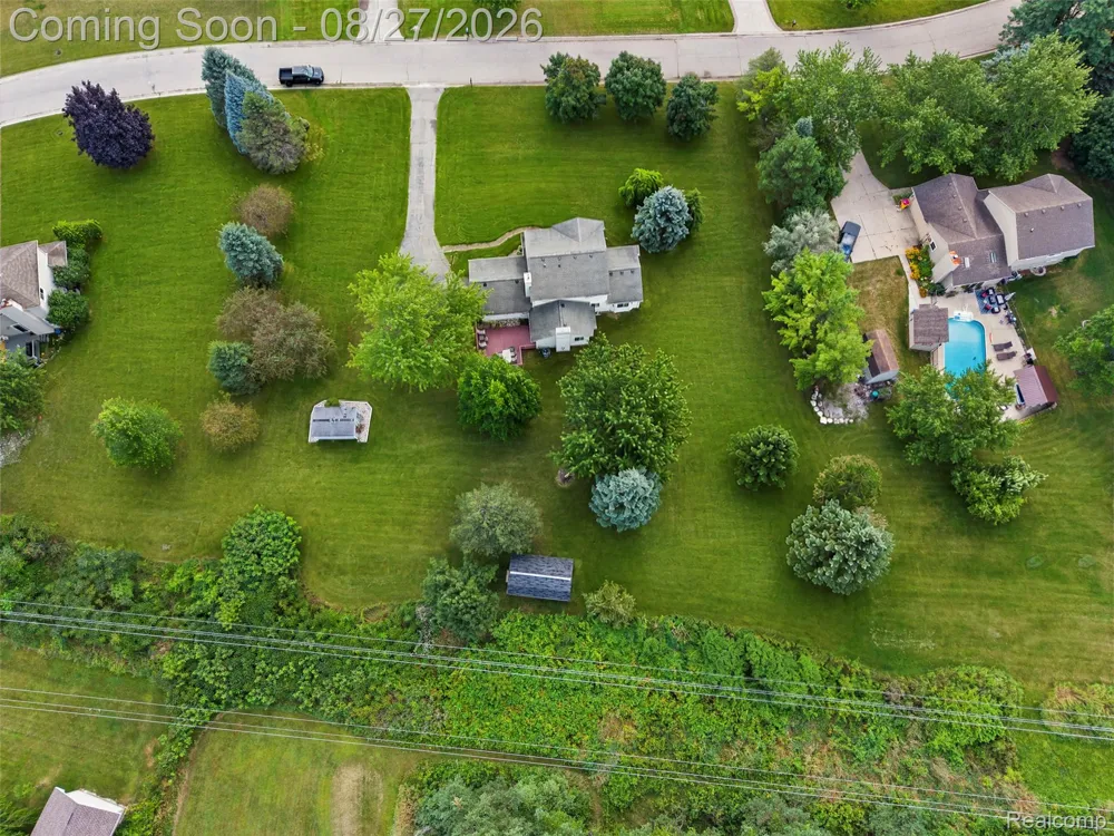 795 Vivian Lane Oxford Charter Township, MI 48371
