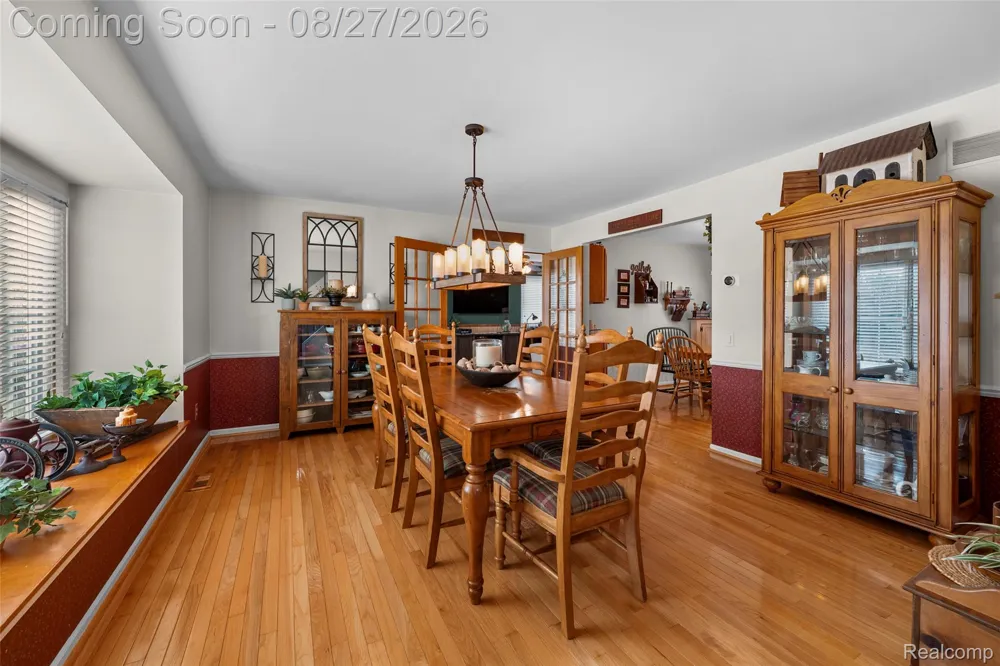 795 Vivian Lane Oxford Charter Township, MI 48371