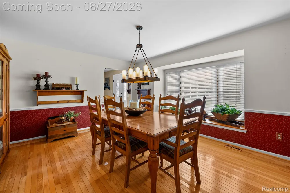 795 Vivian Lane Oxford Charter Township, MI 48371