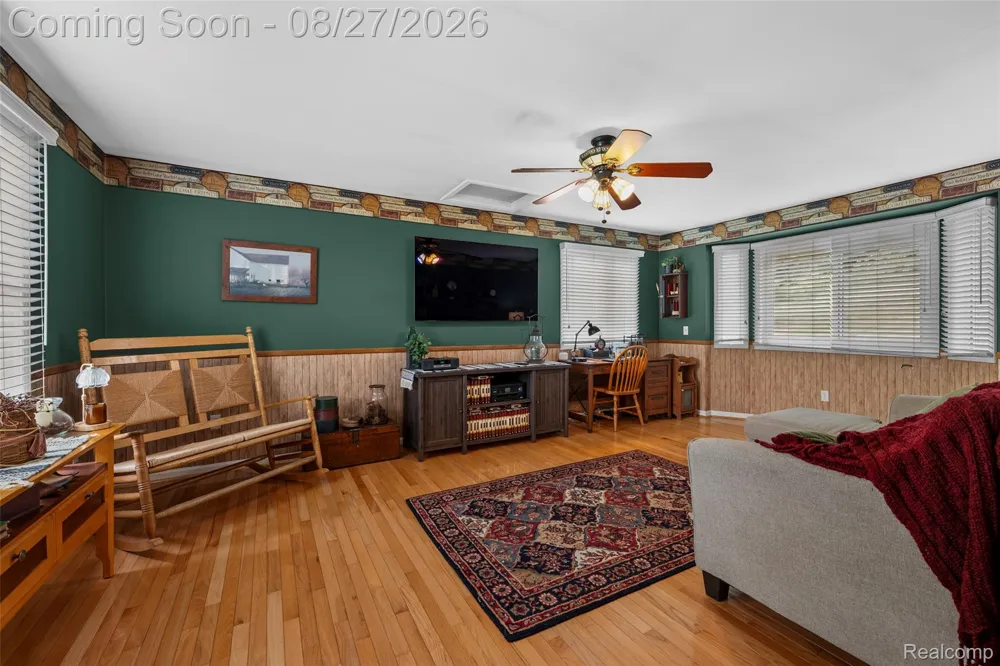795 Vivian Lane Oxford Charter Township, MI 48371