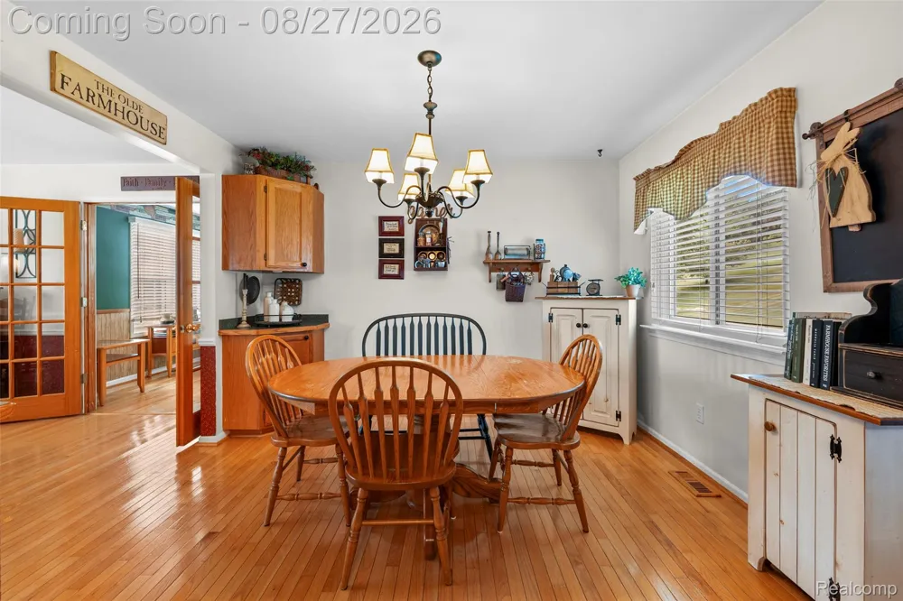 795 Vivian Lane Oxford Charter Township, MI 48371