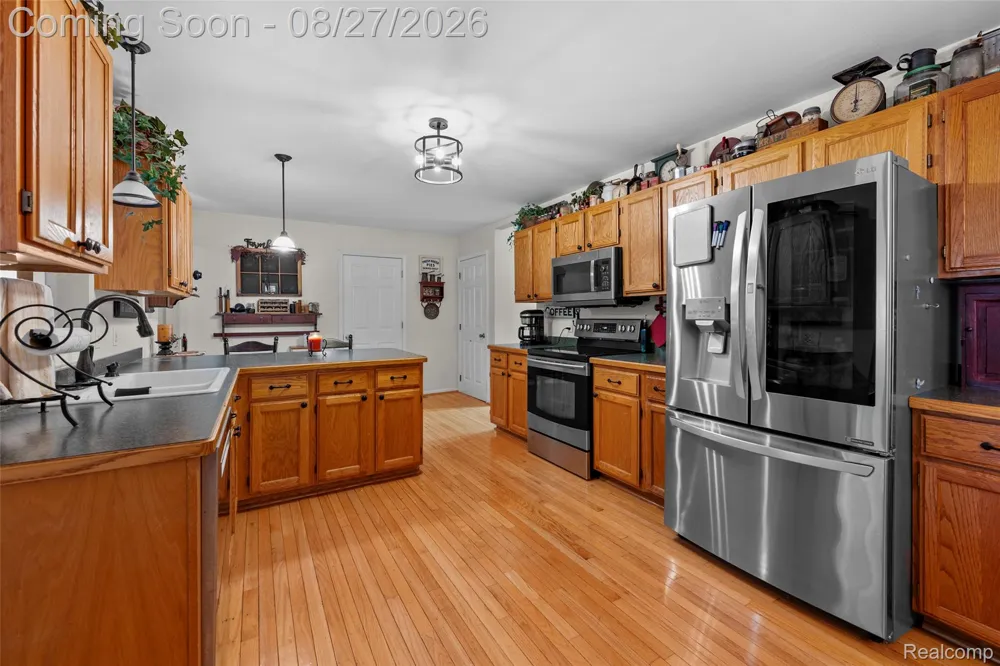 795 Vivian Lane Oxford Charter Township, MI 48371