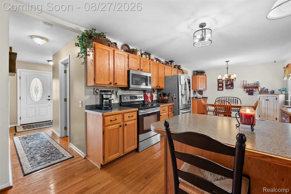 795 Vivian Lane Oxford Charter Township, MI 48371