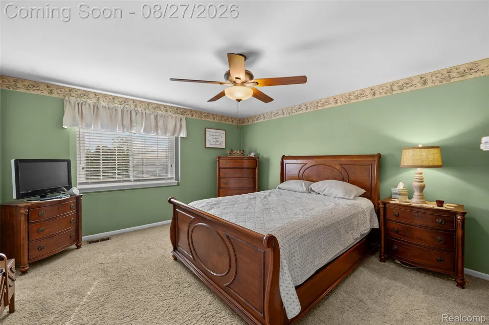 795 Vivian Lane Oxford Charter Township, MI 48371