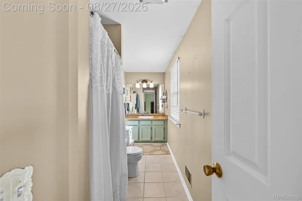 795 Vivian Lane Oxford Charter Township, MI 48371