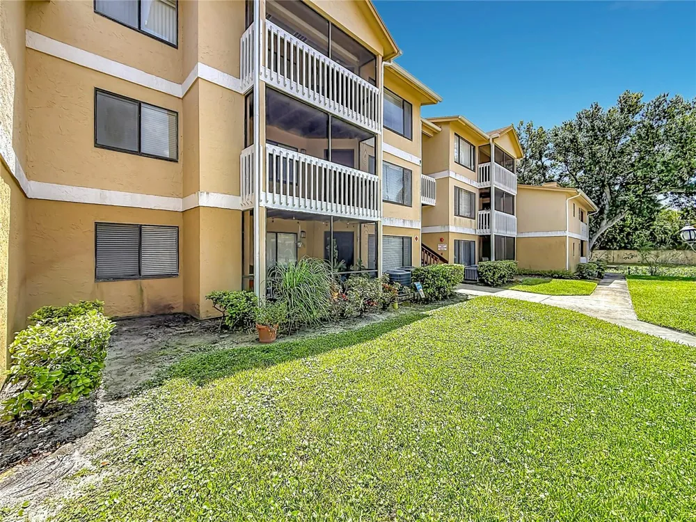 1550 S BELCHER ROAD #214 Clearwater, FL 33764