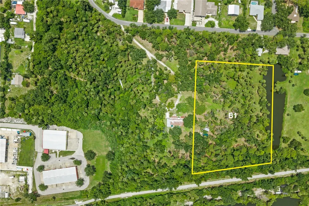 TWIN LAKES AVENUE #B1 Nokomis, FL 34275