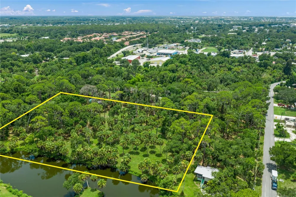 TWIN LAKES AVENUE #B1 Nokomis, FL 34275