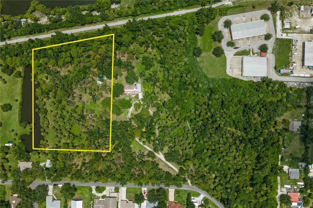 TWIN LAKES AVENUE #B1 Nokomis, FL 34275