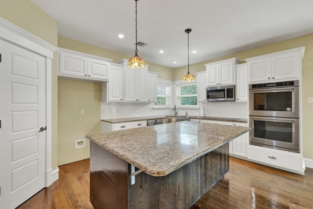 204 Falling Hills New Braunfels, TX 78132