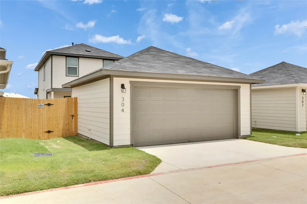 304 Azua Path Bastrop, TX 78602