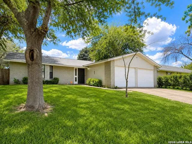 11057 White Sands Live Oak, TX 78233
