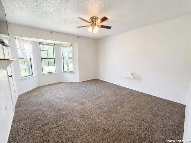 11057 White Sands Live Oak, TX 78233