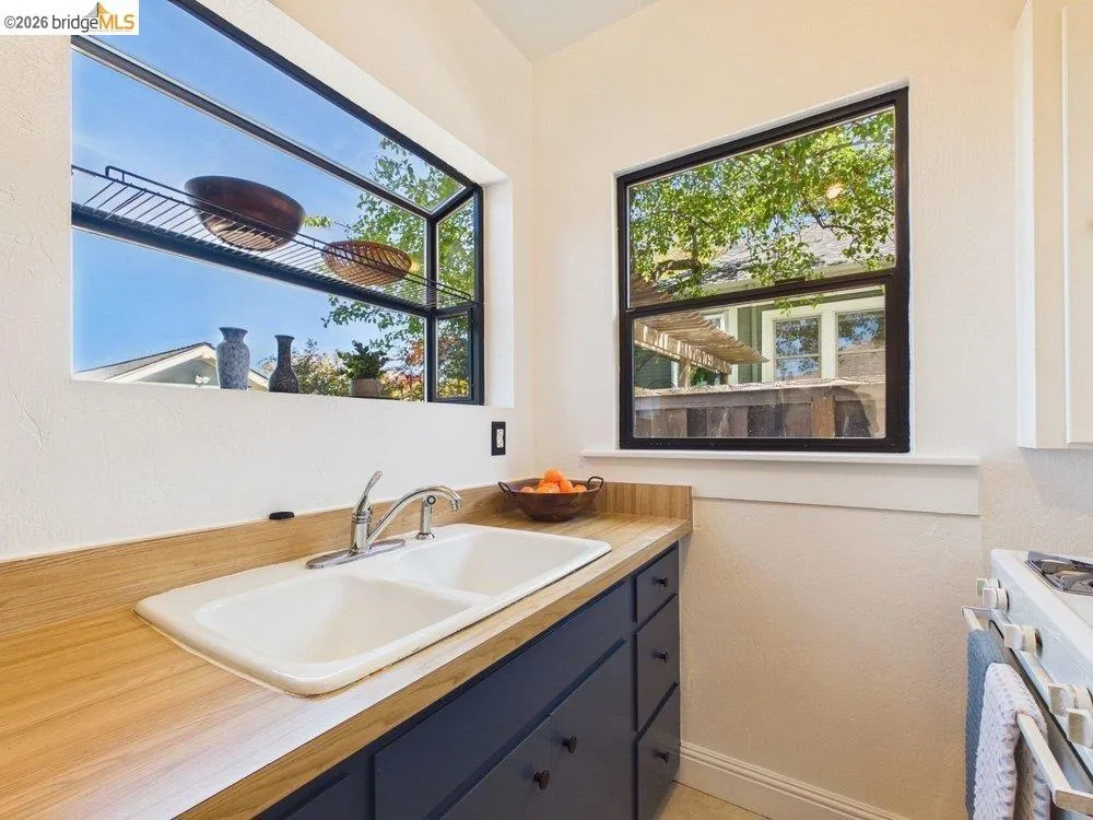 3621 Rhoda Ave Oakland, CA 94602