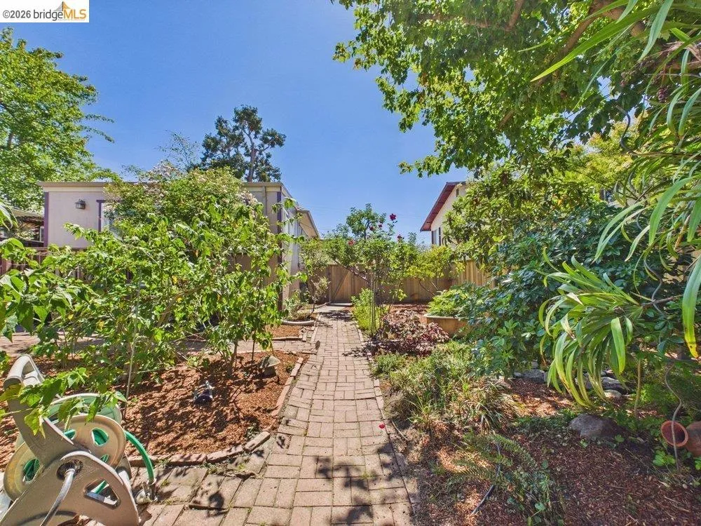 3621 Rhoda Ave Oakland, CA 94602