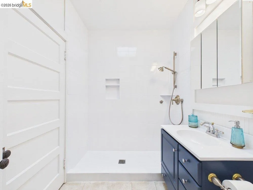 3621 Rhoda Ave Oakland, CA 94602
