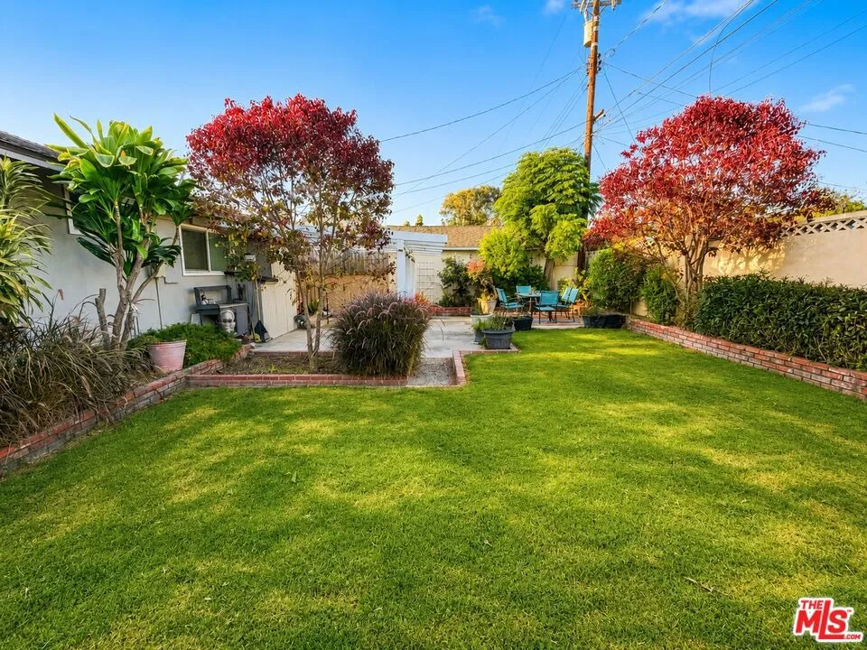 20726 Belshire Avenue Lakewood, CA 90715