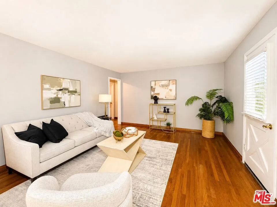 20726 Belshire Avenue Lakewood, CA 90715