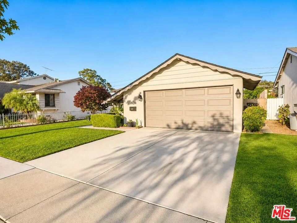 20726 Belshire Avenue Lakewood, CA 90715