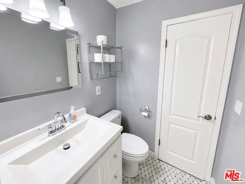 20726 Belshire Avenue Lakewood, CA 90715
