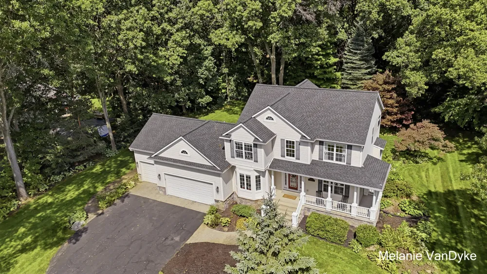 5133 Brownstone Drive NE Rockford, MI 49341