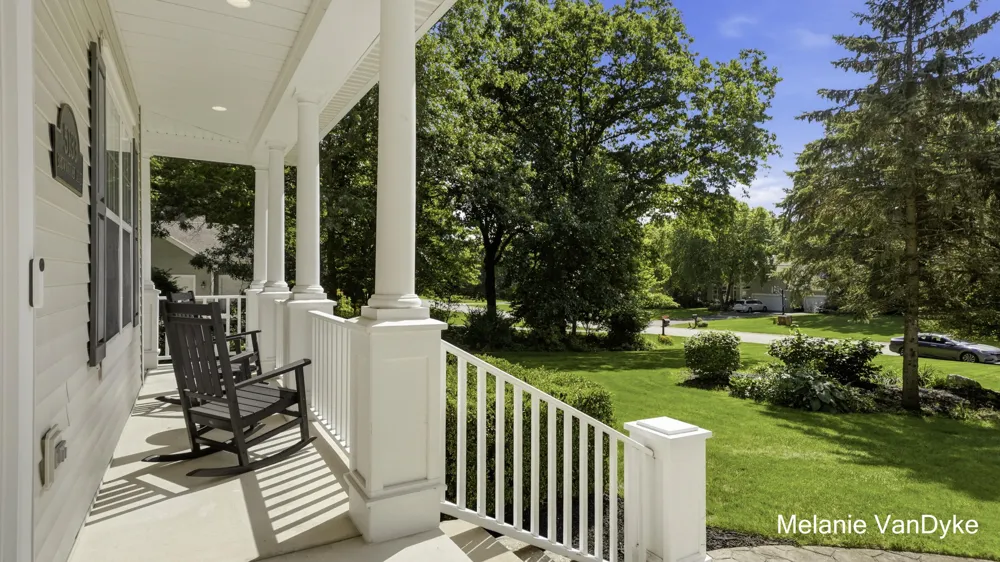5133 Brownstone Drive NE Rockford, MI 49341