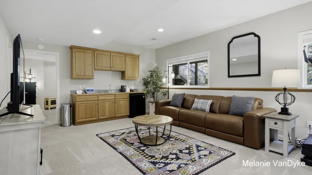 5133 Brownstone Drive NE Rockford, MI 49341
