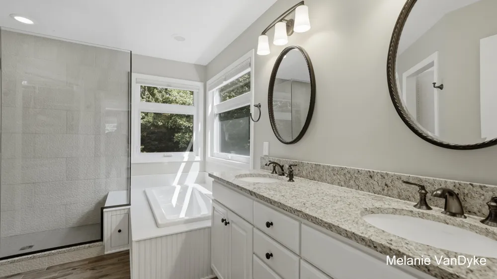 5133 Brownstone Drive NE Rockford, MI 49341