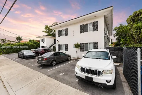 520 NE 82nd Ter #5