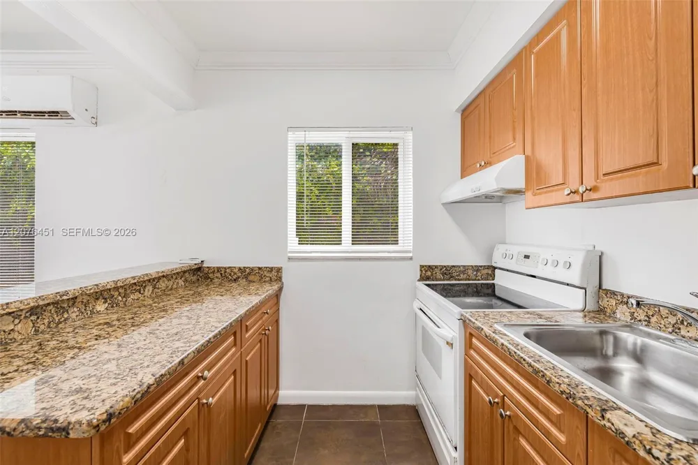 520 NE 82nd Ter #5 Miami, FL 33138