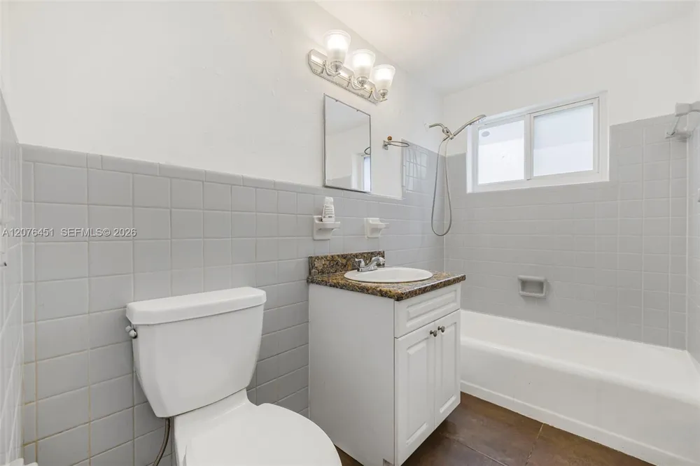 520 NE 82nd Ter #5 Miami, FL 33138