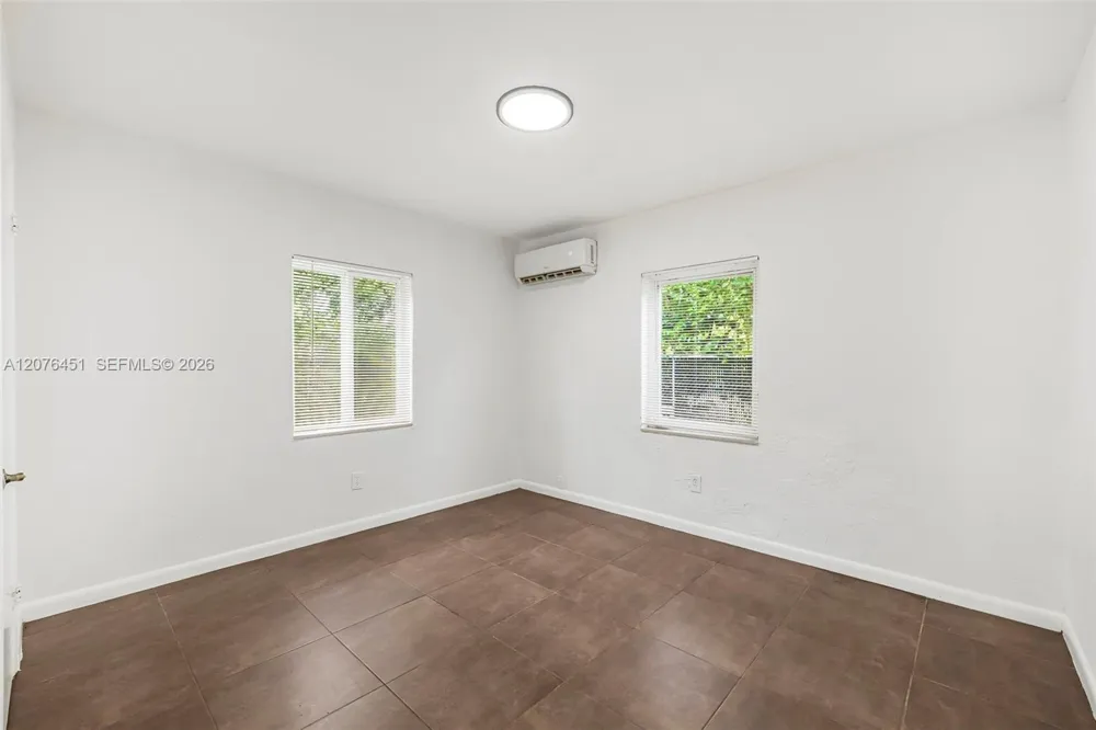 520 NE 82nd Ter #5 Miami, FL 33138
