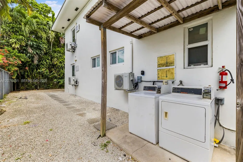 520 NE 82nd Ter #5 Miami, FL 33138