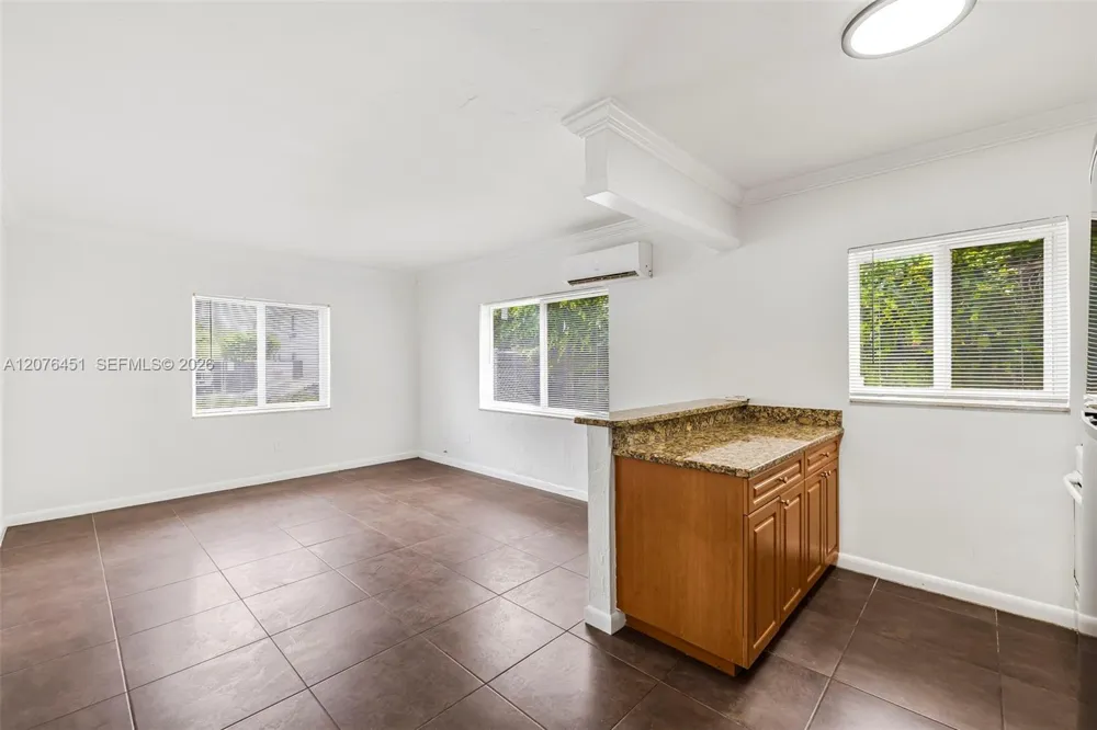 520 NE 82nd Ter #5 Miami, FL 33138