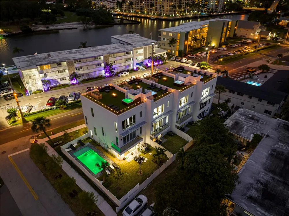 1000 Riverside Dr Pompano Beach, FL 33062