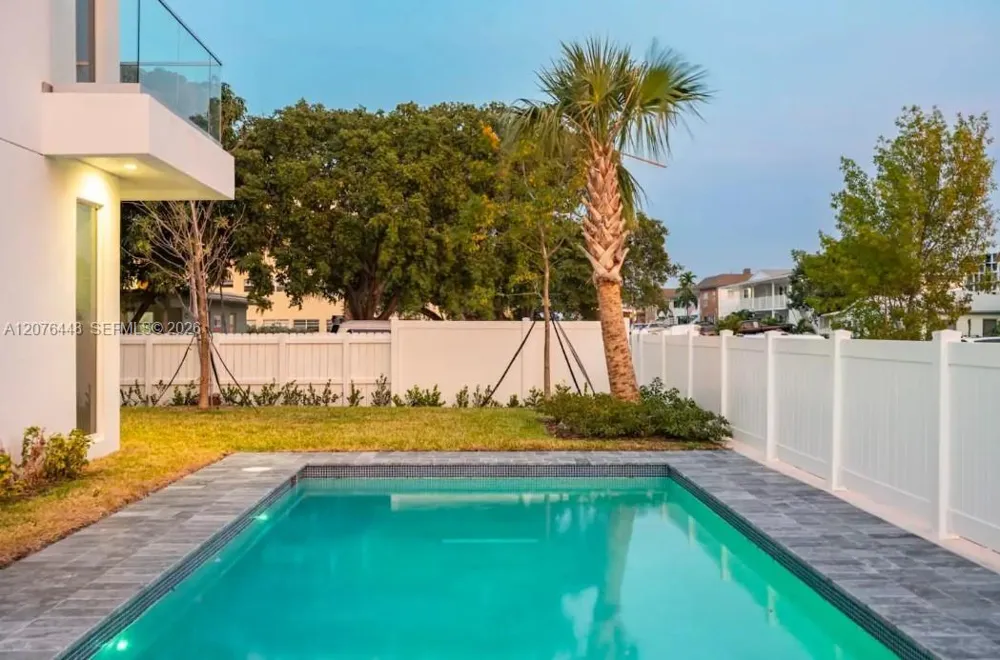 1000 Riverside Dr Pompano Beach, FL 33062
