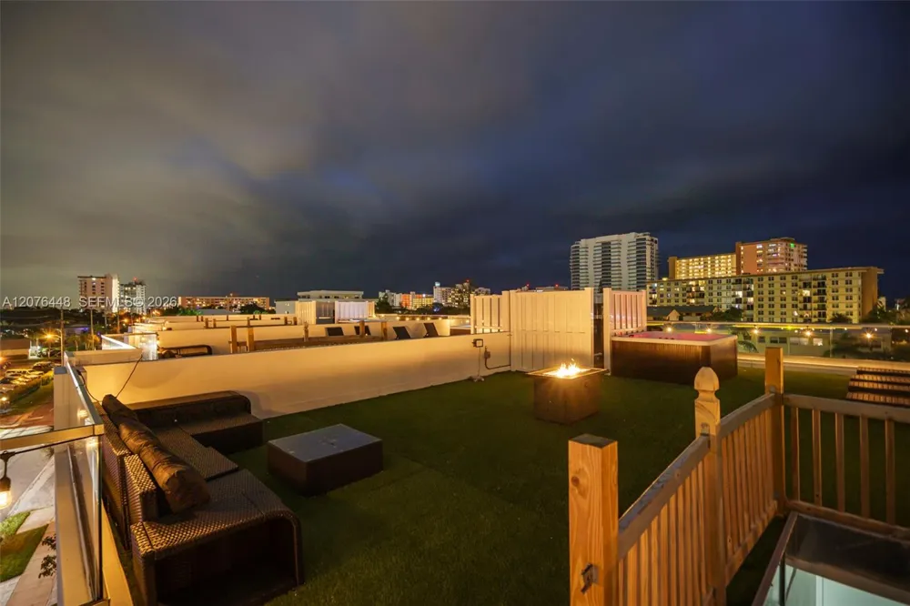1000 Riverside Dr Pompano Beach, FL 33062