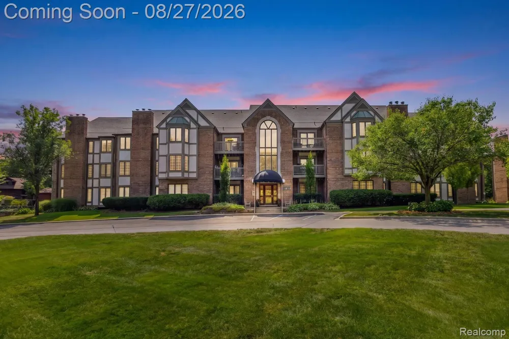 822 Deer Court Plymouth City, MI 48170