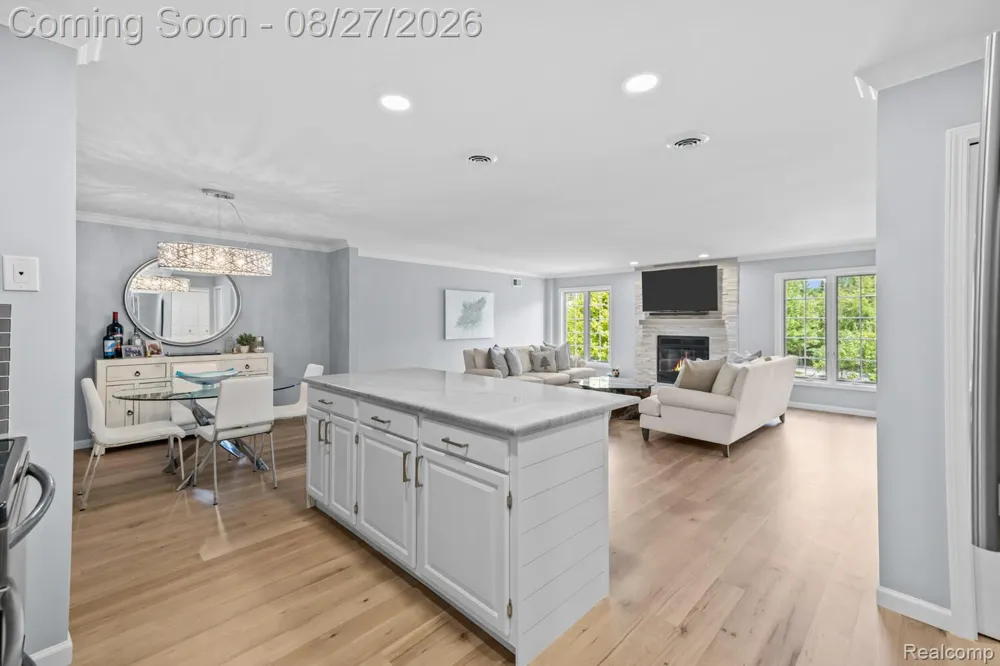 822 Deer Court Plymouth City, MI 48170