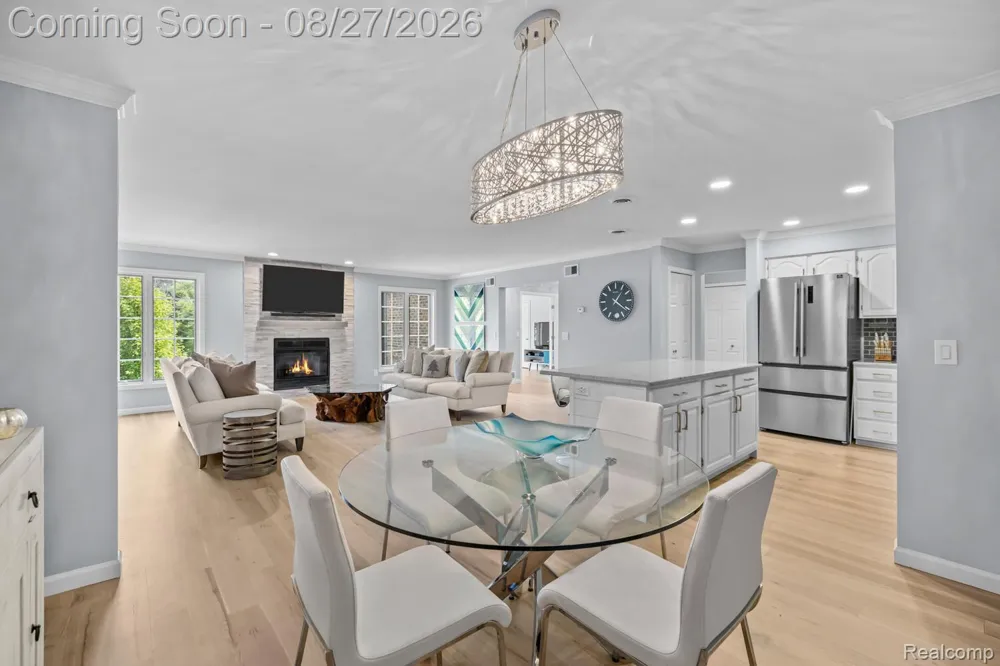 822 Deer Court Plymouth City, MI 48170