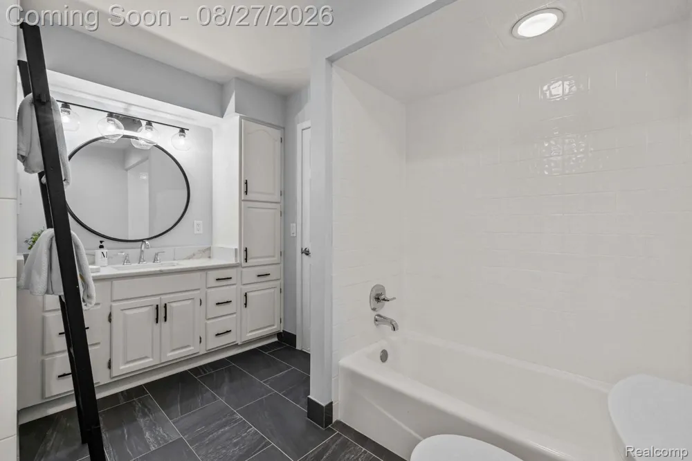 822 Deer Court Plymouth City, MI 48170