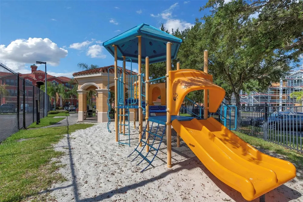 2730 VIA TIVOLI #321B Clearwater, FL 33764