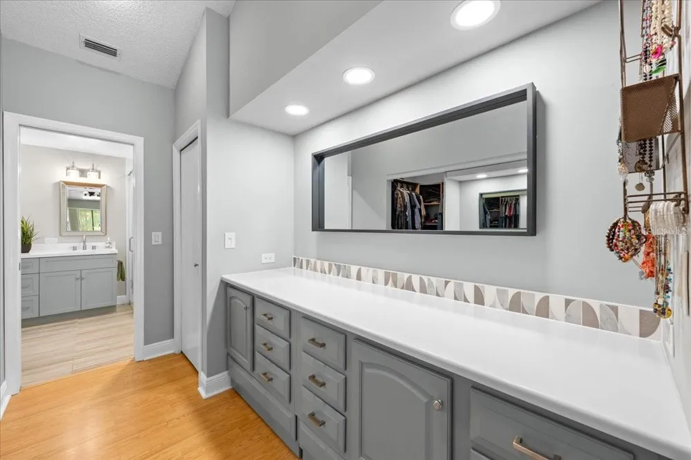 2995 EXETER DRIVE Clearwater, FL 33761