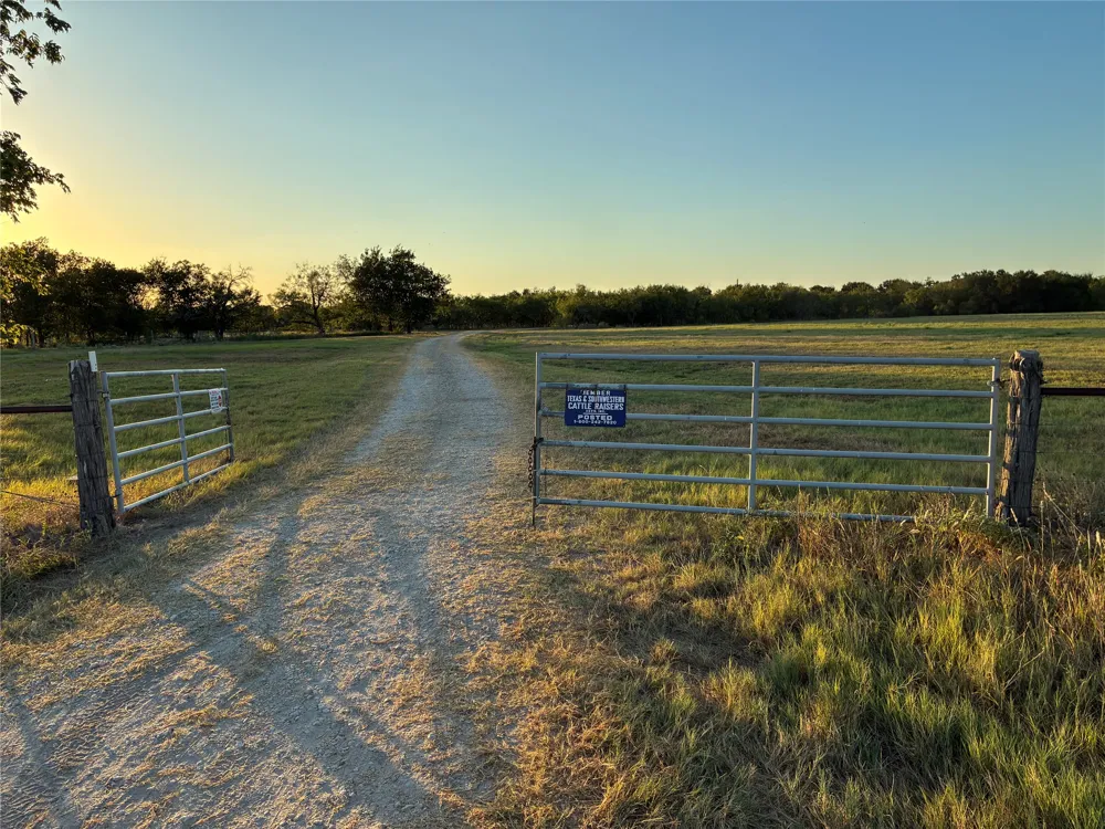 407 Cr 227 Marlin, TX 76661
