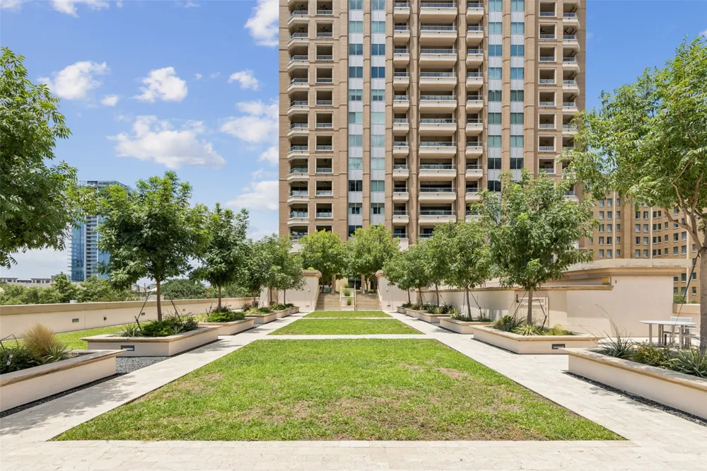 2300 Wolf Street #3D Dallas, TX 75201