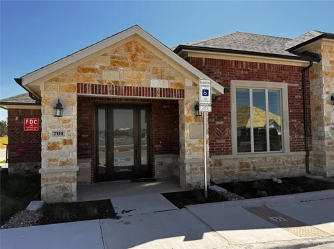 400 Stonebrook #701