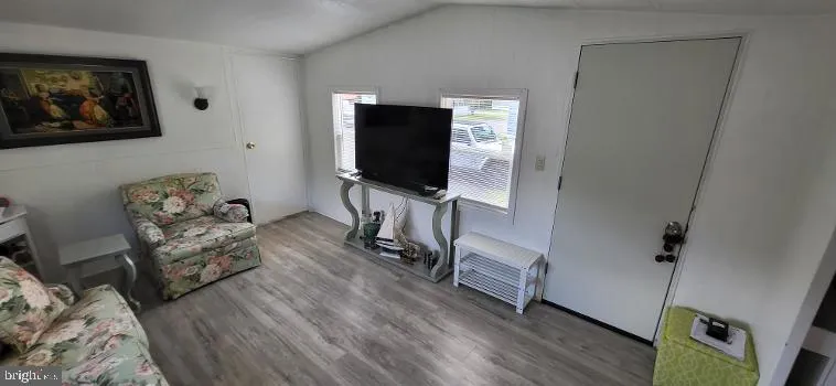 160 CHESTNUT DR Barnegat, NJ 08005