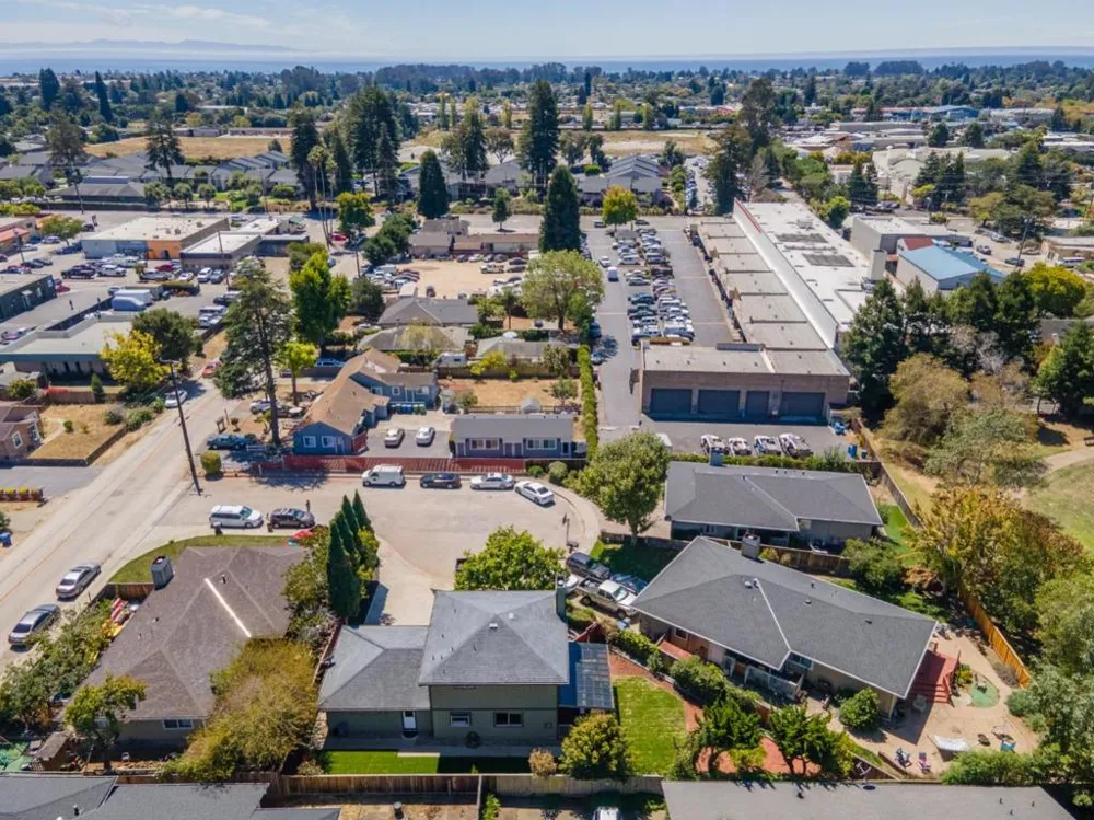 2430 Camden Court Santa Cruz, CA 95065